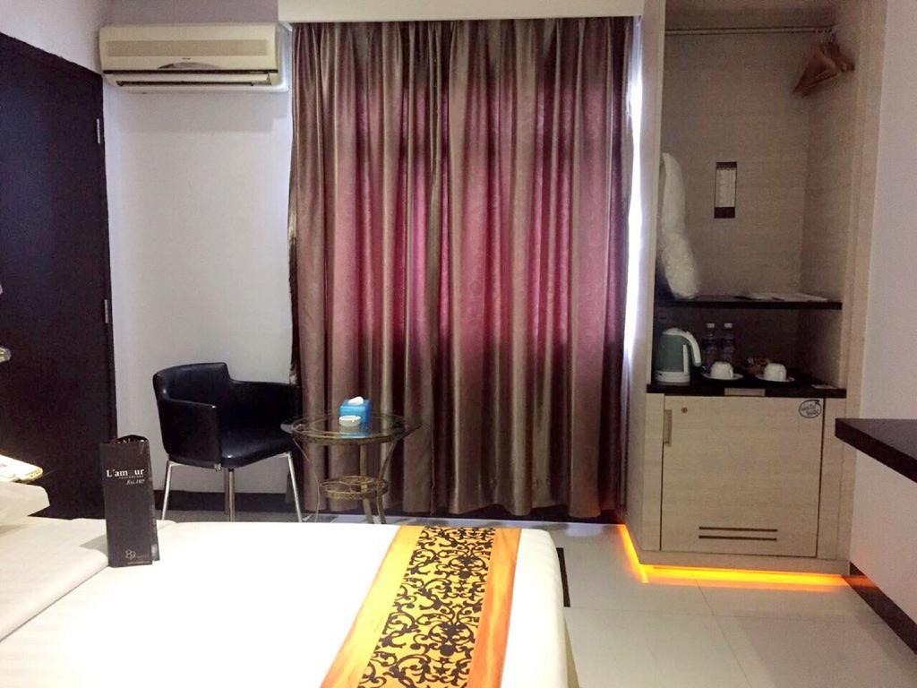 89 Hotel Batam Exterior foto