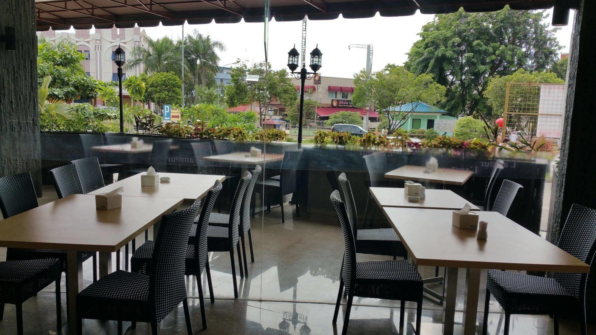 89 Hotel Batam Exterior foto